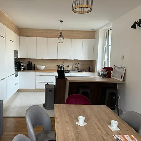 Apartament Fer D'eiffel Nancy 6 Pers *