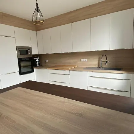 Apartament Fer D'eiffel Nancy 6 Pers *
